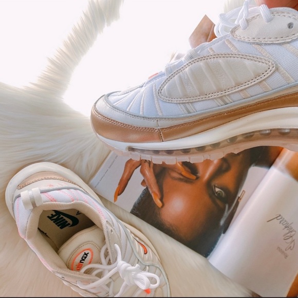 Nike Air Max 98 Metallic Sneaker - Picture 7 of 7